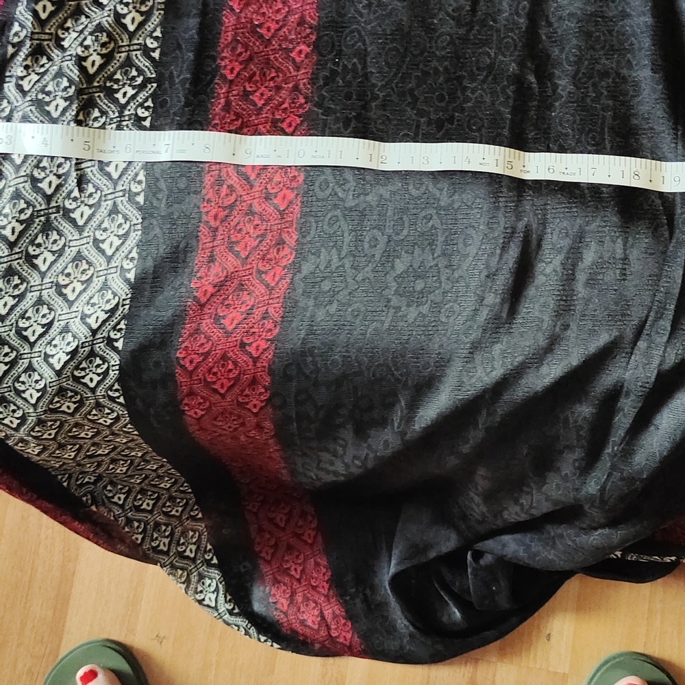 Black and Red Kurta dress/ kurta with long dupatta. Small to medium. - Picture 12 of 15